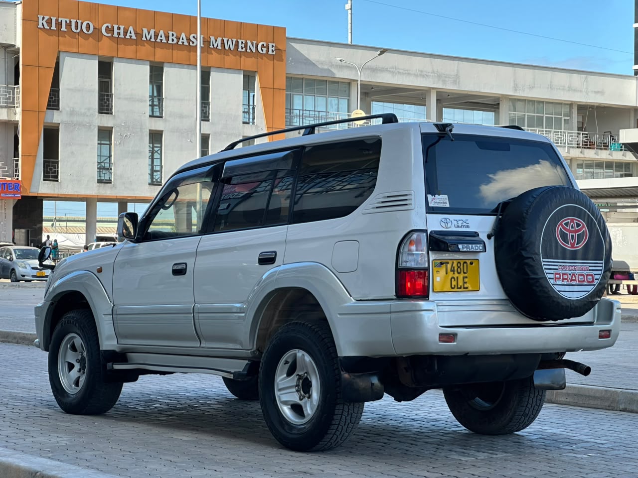 LAND CRUISER PRADO thumbnail 3